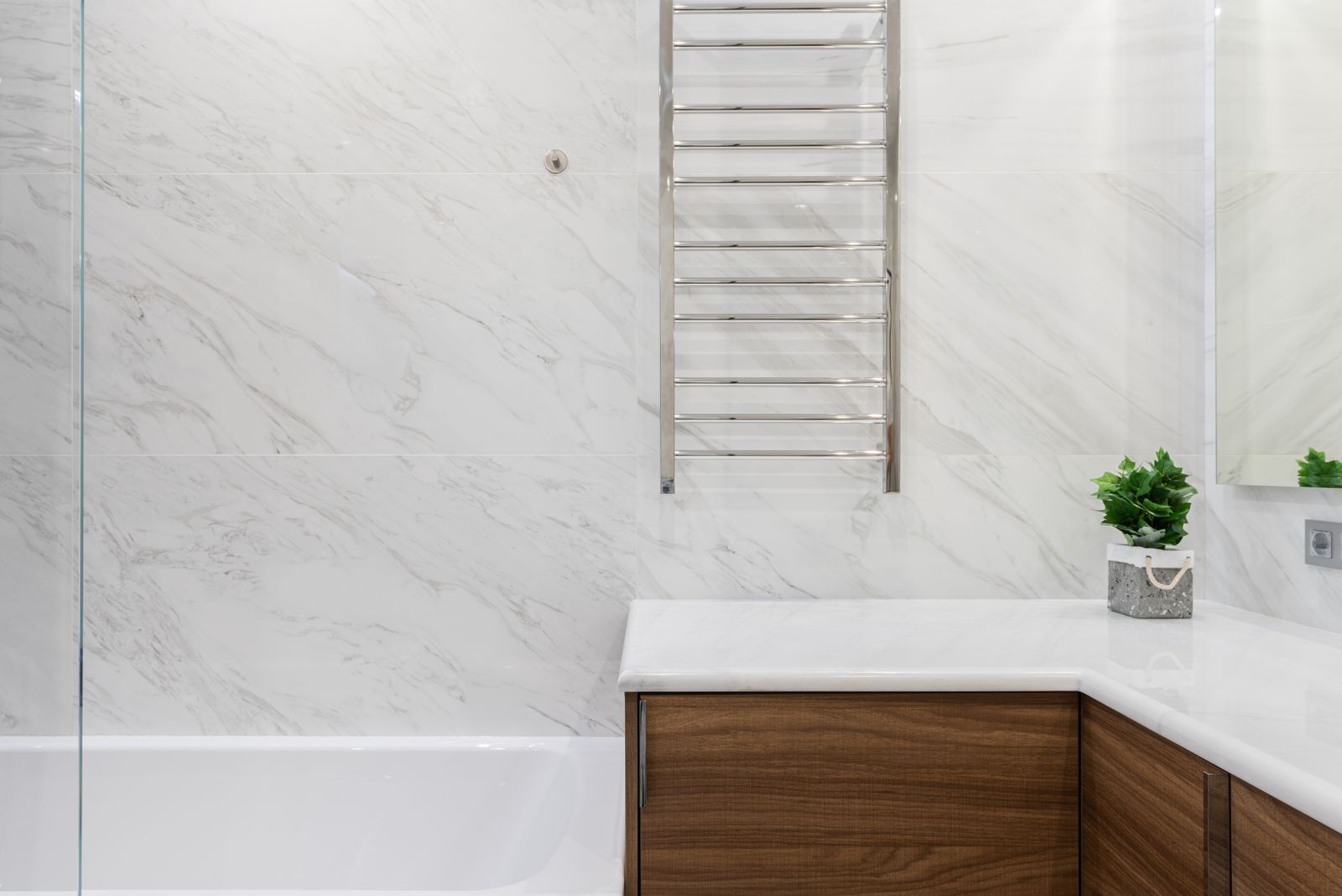 A clean, bright bathroom prepped for showings
